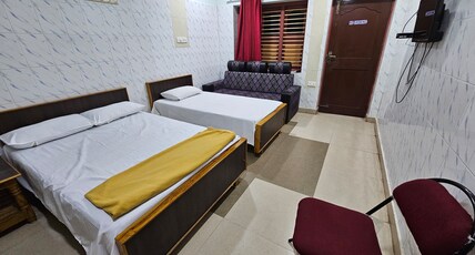 Arunachala Guest House Room Type - Delux triple room
