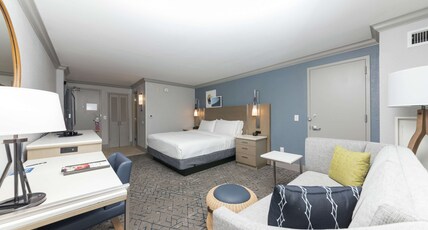Hilton Melbourne Beach Oceanfront Room Type - 1 KG OCEANFRONT - SOFA BED