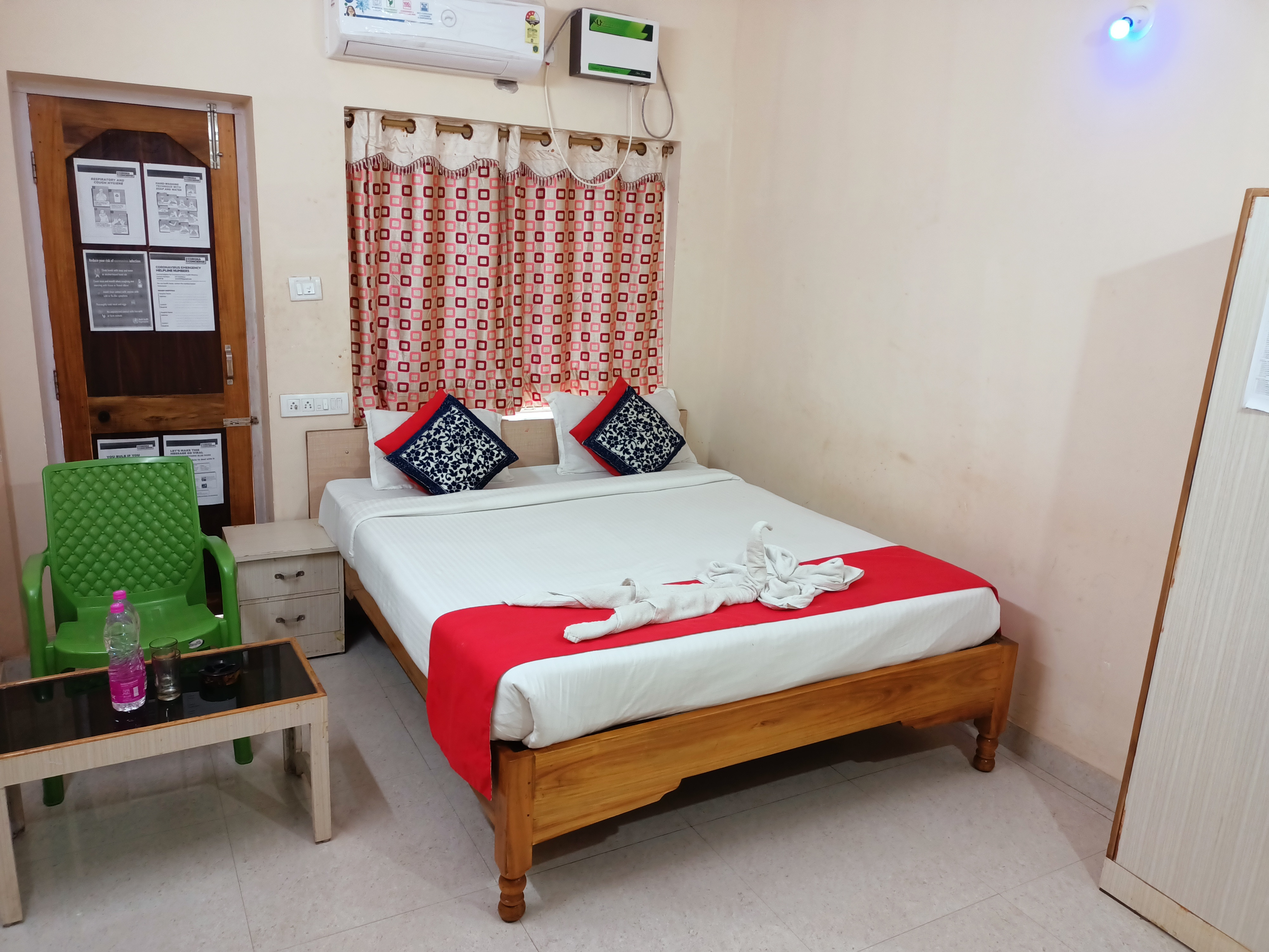 Hotel Bay Inn - Tap to explore photos