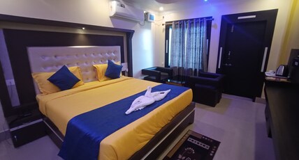 BOLLYWOOD 2.0 HOTEL - 50 METER TO BEACH Room Type - Royal Room (Sea facing with Balcony)