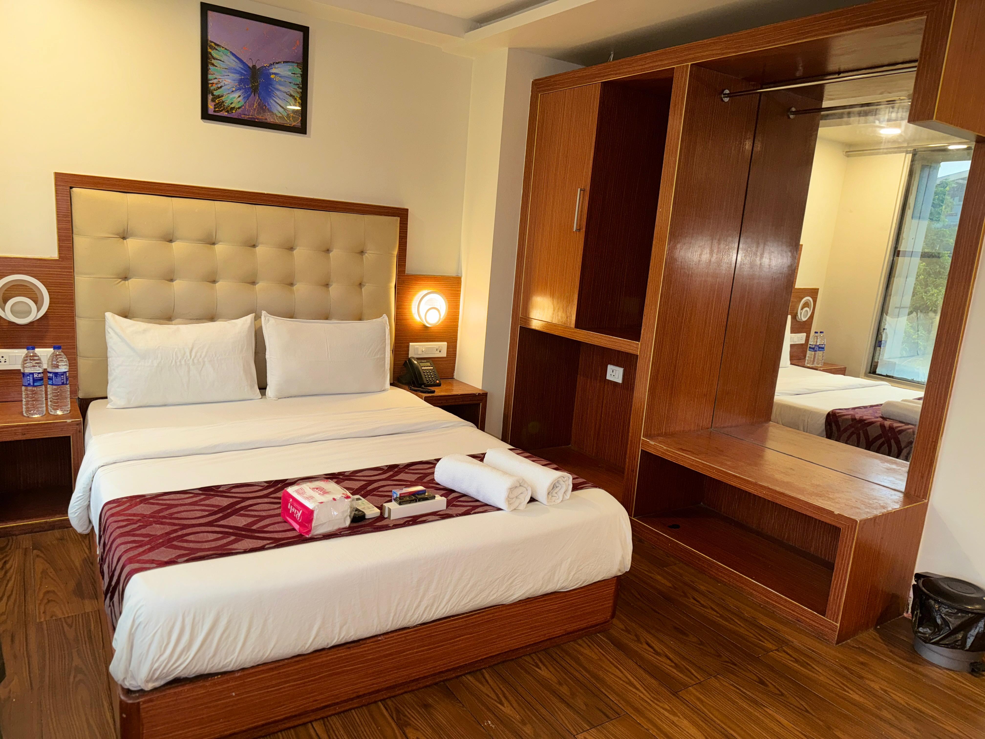 Hotel Aflon, MIDC, Andheri East - Tap to explore photos