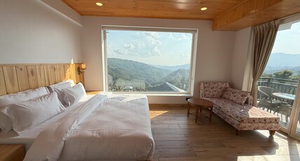 Country Inn Mukteshwar Room Type - Premium Glass Room with Panoramic View