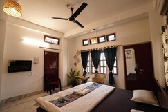 The Castleton | Private Luxury Apartments