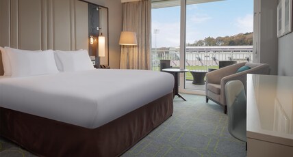 Hilton At The Ageas Bowl, Southampton Room Type - KING DELUXE ROOM W  VIEW