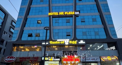 HOTEL HR PLAZA Room Type - Deluxe Room