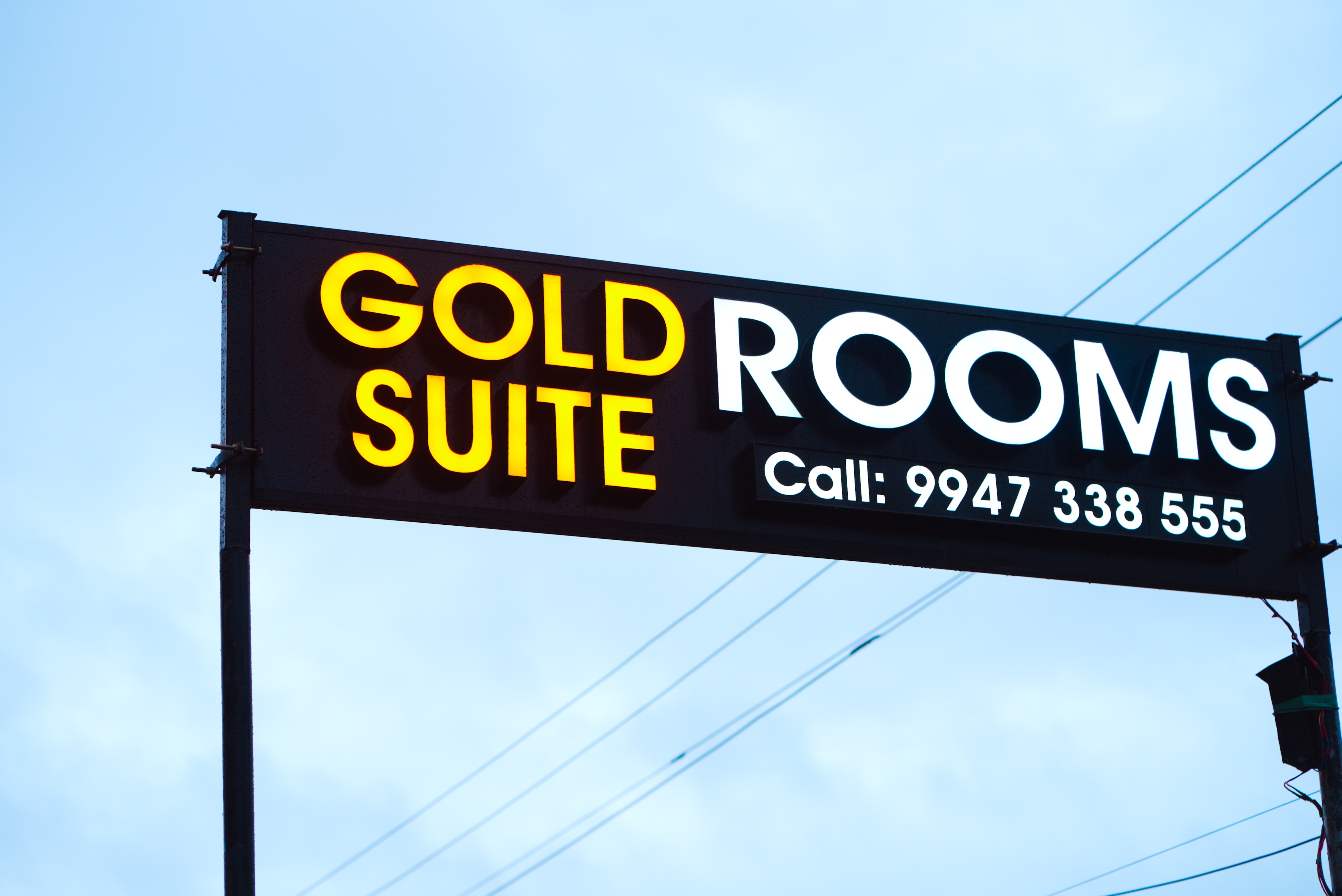 Hotel Gold Suite - Tap to explore photos