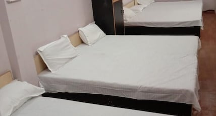 Madan Residency Amritsar, 750m from Golden Temple Room Type - BIG FAMILY ROOM(2 DOBBLE+2SINGLE BED) Madan Residency Amritsar, 750m from Golden Temple Room Type - BIG FAMILY ROOM(2 DOBBLE+2SINGLE BED)