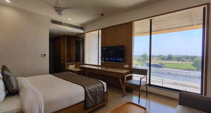 Pride Elite Himmatnagar Room Type - Premium King