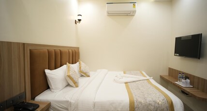 HOTEL OM VILLA Room Type - STANDARD ROOM