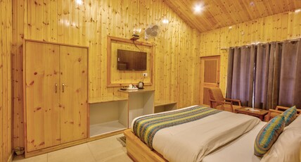 Hotel Aman Palace By Hotel Malabar Room Type - Premium Cottage