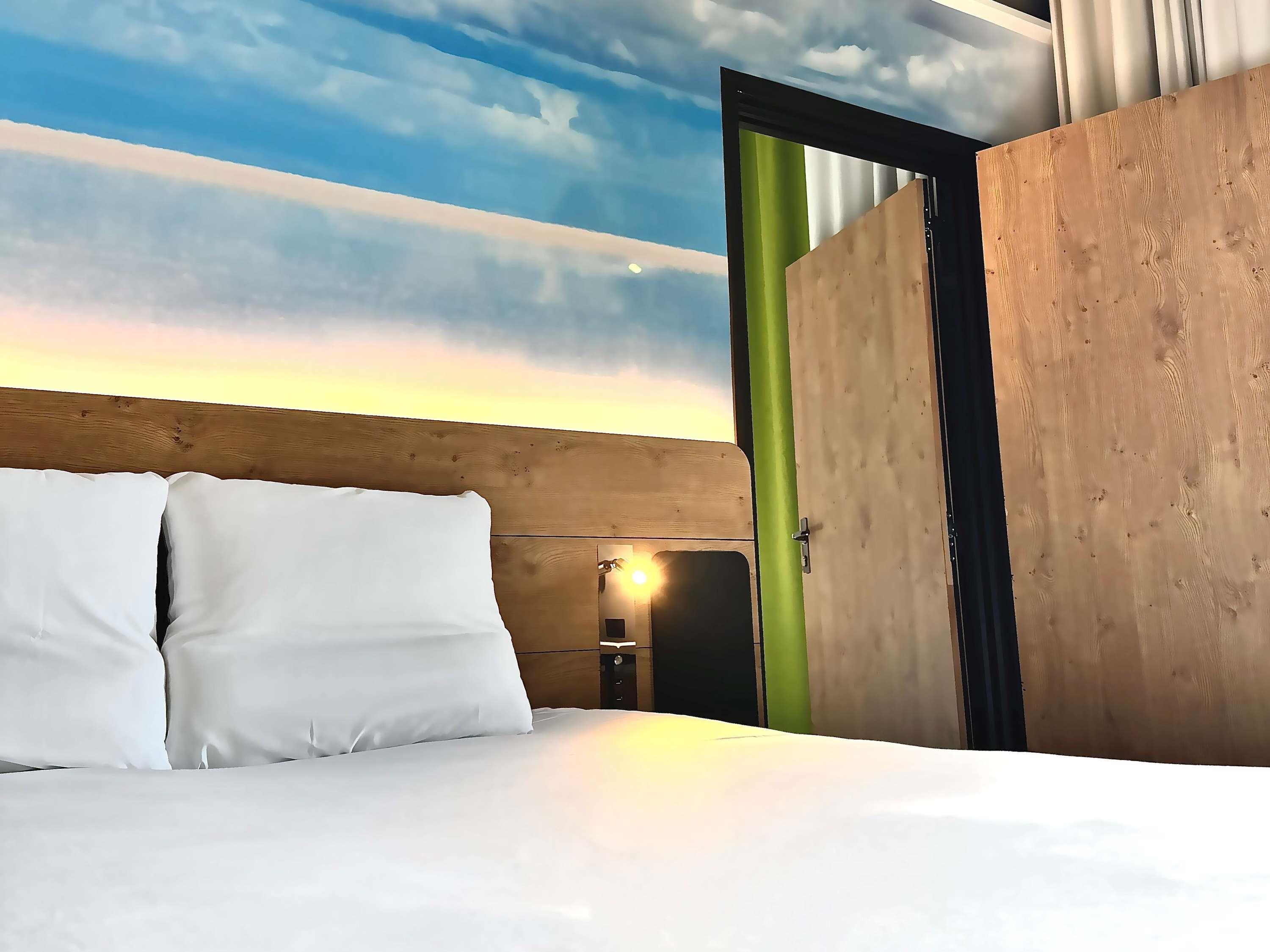 Novotel Saint Brieuc Central Station - Tap to explore photos