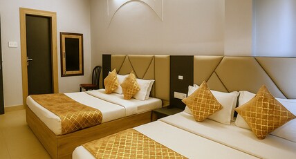 Hotel City Palace Room Type - Deluxe Quadruple Room