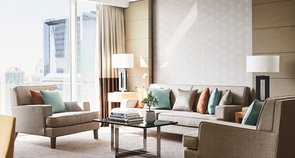 Pullman Doha West Bay Room Type - DELUXE EXECUTIVE ROOM, 1 King Size Bed, Lounge Access, Sofa Set