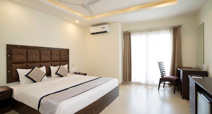La Vaiencia beach resort Room Type - Premium Partial Sea View Room With Balcony La Vaiencia beach resort Room Type - Premium Partial Sea View Room With Balcony