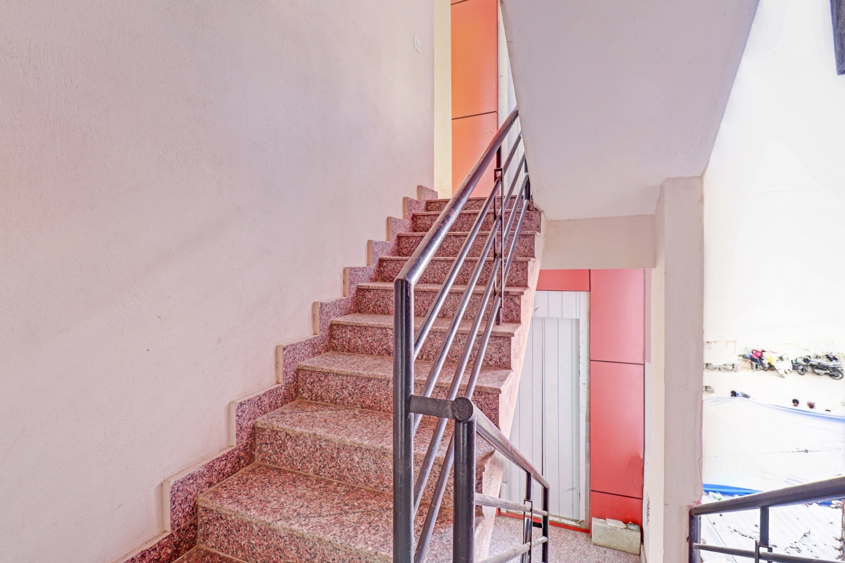 Hotel O M B R Guest House - Tap to explore photos