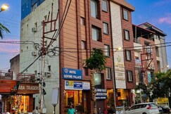Hotel Govind Palace - Stay By The Ganga At Triveni Ghat