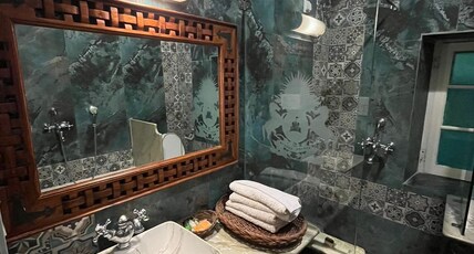 Hotel Bissau Palace Room Type - Raghubir Luxury Suite with Free Pick Up on Arrival from Airport + Private Tour of Bissau Palace