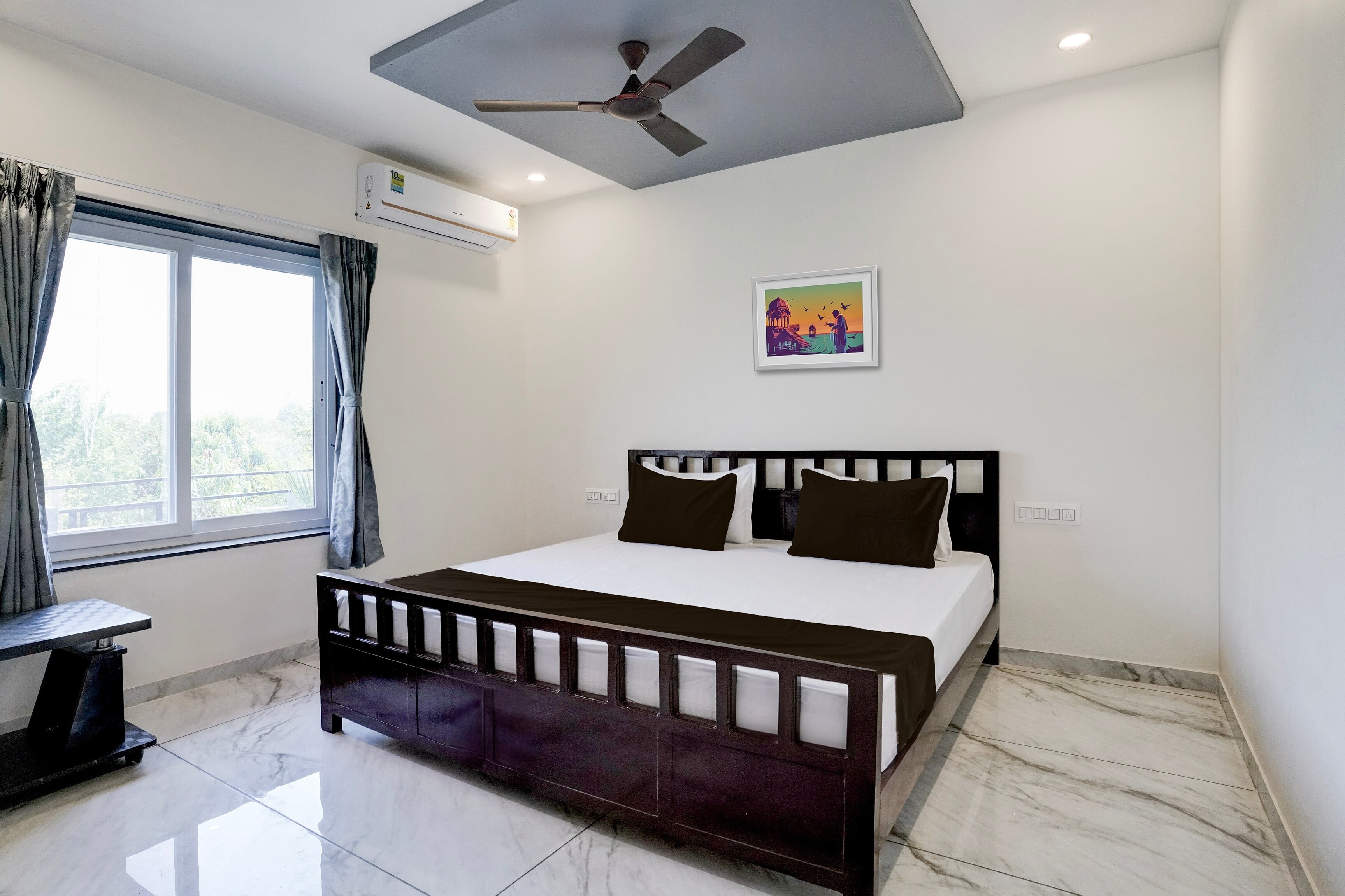 Hotel Ambika, Vadodara - Tap to explore photos