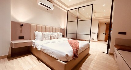 Galleria Hideaway Modern 1BHK near Metro Room Type - Bedroom
