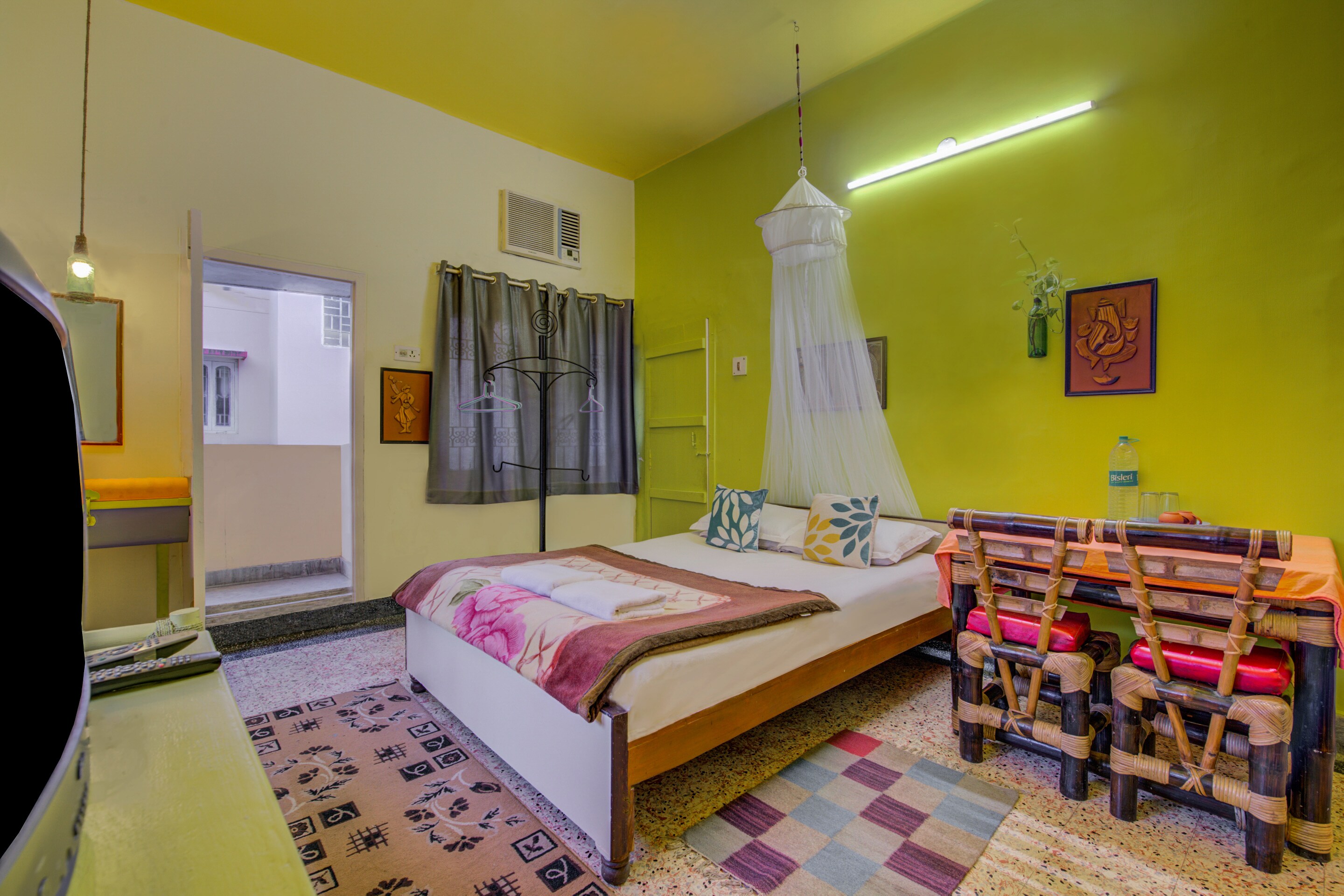 BASU'S Homestay - Tap to explore photos