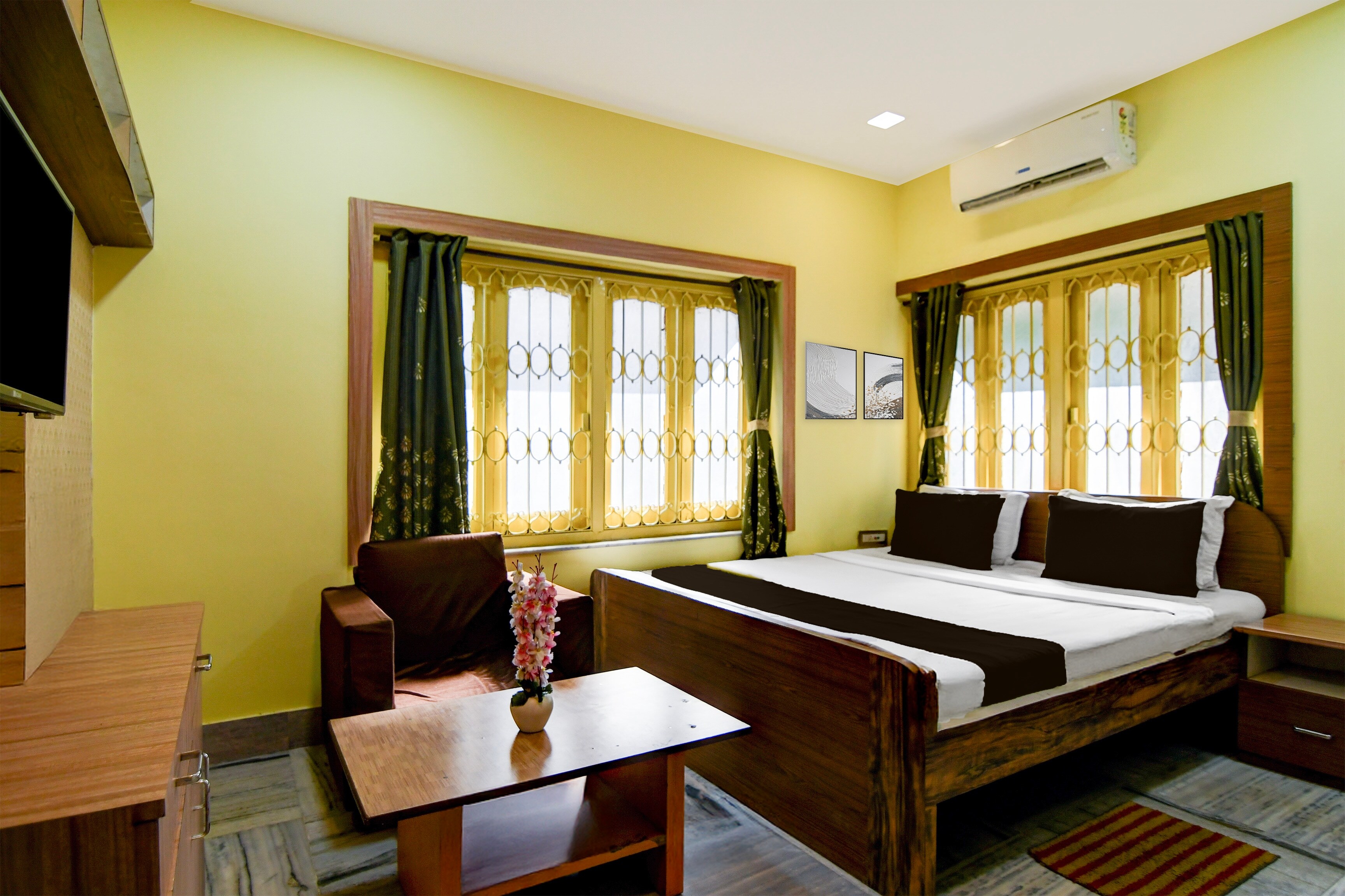 Hotel O Three Sixty Five Inn Guest House - Tap to explore photos