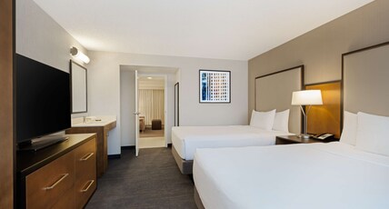 Embassy Suites Chicago Downtown - No Resort Fee Room Type - 2 DBLS 1 BDRM CORNER SUITE