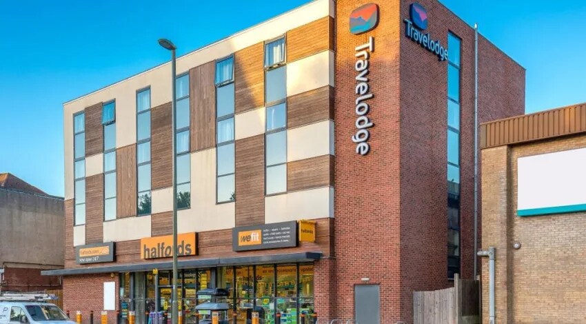 Travelodge London Whetstone - Tap to explore photos