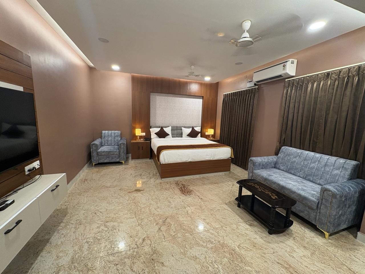 Raj Hussain Landmark Hotel - Tap to explore photos