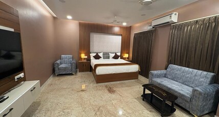 Raj Hussain Landmark Hotel Room Type - Suite Room