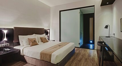 Euphoria Hotel Room Type - Deluxe Room