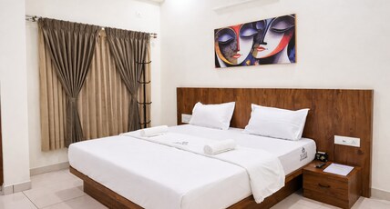  Savi Service Apartment | 2 & 3 BHK Room Type - Deluxe Double Room