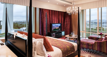 Taj Santacruz, Mumbai Room Type - Luxury Room City View Twin Bed with Bathtub Taj Santacruz, Mumbai Room Type - Luxury Room City View Twin Bed with Bathtub