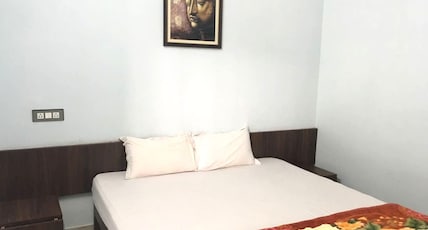HOTEL OASIS PALACE Room Type - DELUX ROOM(NON AC) HOTEL OASIS PALACE Room Type - DELUX ROOM(NON AC)