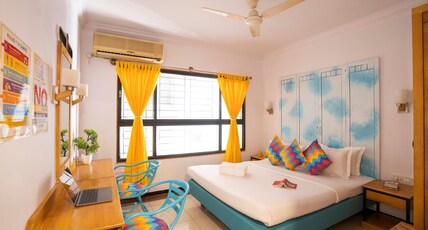 goSTOPS Bengaluru, Gandhi Nagar Majestic - Private Rooms & Dorms Room Type - Deluxe Private AC Room with Ensuite Bathroom