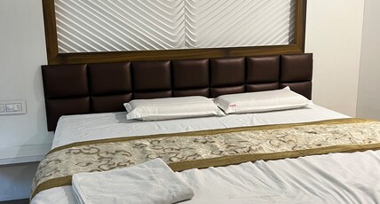 HOTEL NIRAJ INTERNATIONAL Room Type - SUIT