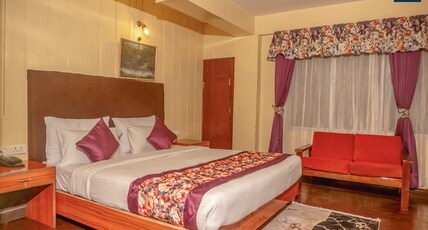 Divine Himalayan Resort - 400 Mts from Mall Road, Darjeeling Room Type - Deluxe Room.