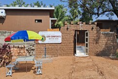 Leo Comfort RiverSide Cottage