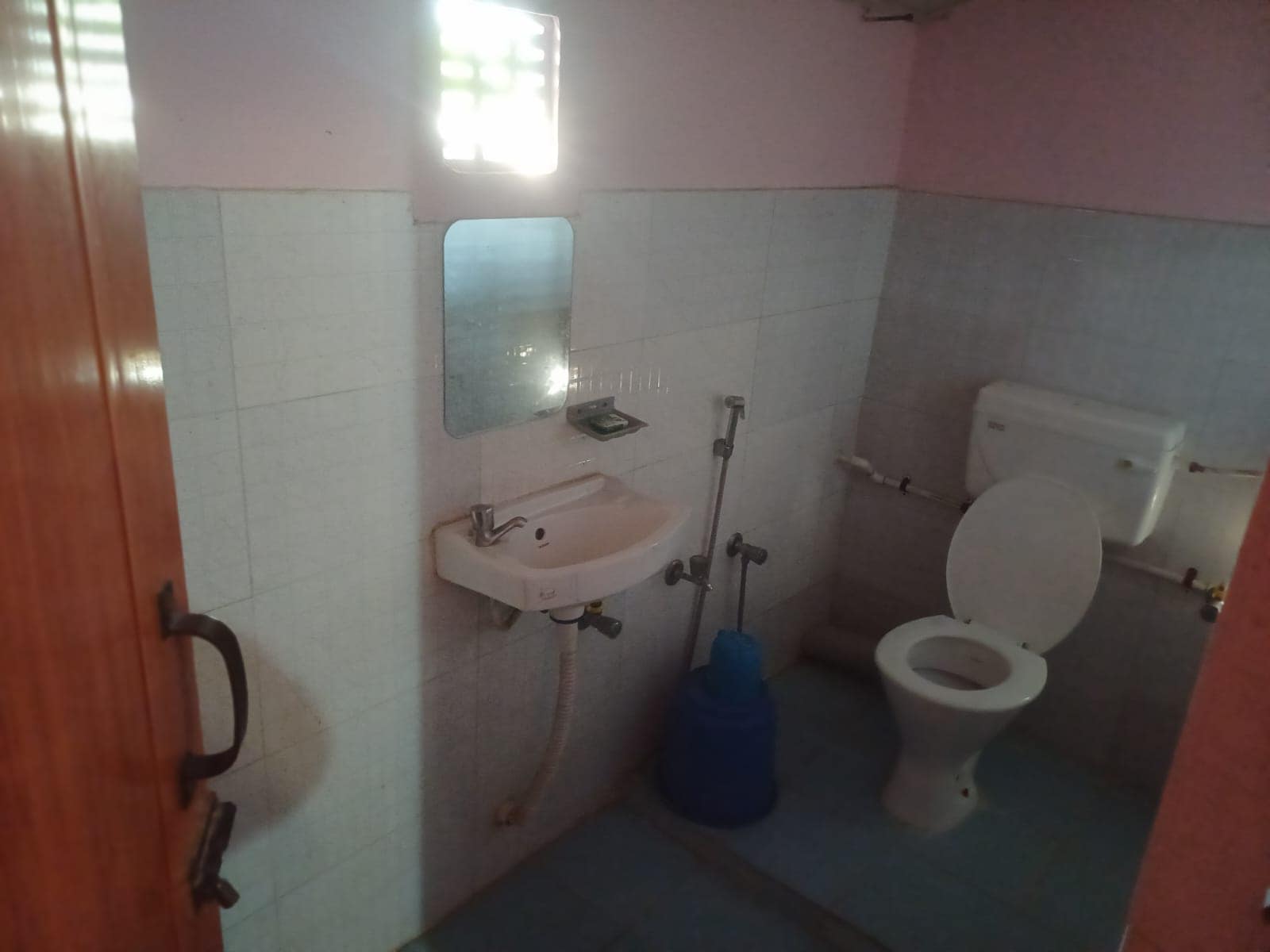 Asomi Manas Ray Homestay - Tap to explore photos