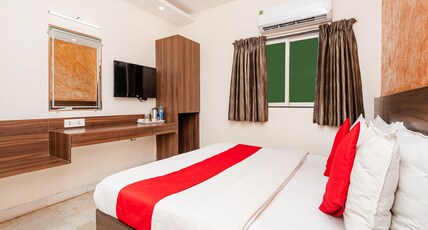 Hotel Balwas Surat Room Type - Deluxe Room