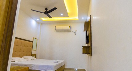 Yash Palace Room Type - Standard Room