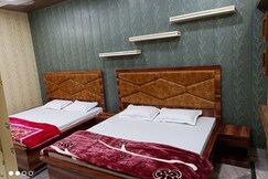 SHRIHIT RADHA MOHAN DHAM