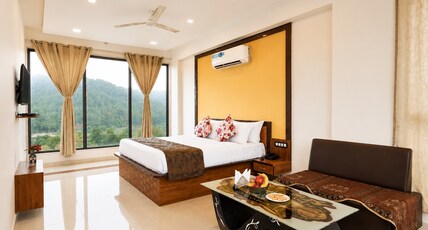 Hotel White Lotus at Ratanpur Border Room Type - Superior Room