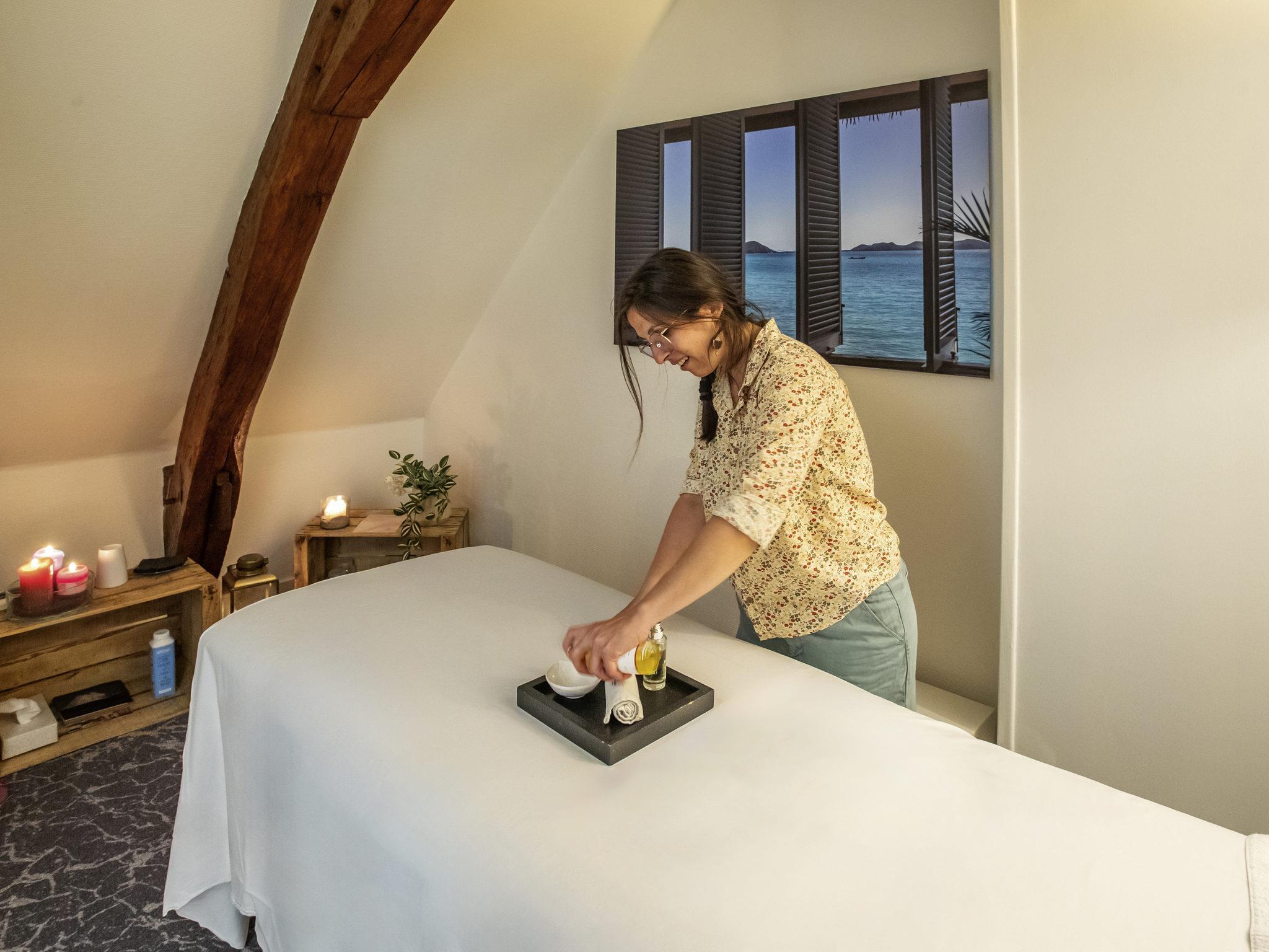 Hotel de Bourbon - Mercure Bourges - Tap to explore photos