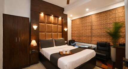 HOTEL UR ( Nearby Prayagraj Junction & High Court) Room Type - Deluxe Room - City View HOTEL UR ( Nearby Prayagraj Junction & High Court) Room Type - Deluxe Room - City View