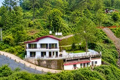 Address of Pinewood Manor  In Solan   Kasauli