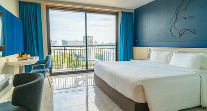 Pattaya Discovery Beach Hotel Room Type - Superior DEE Tower Pattaya Discovery Beach Hotel Room Type - Superior DEE Tower