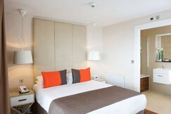 Fraser Place Canary Wharf