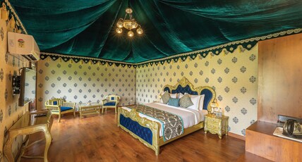 R Chandra's Palace - Heritage Hotel & Resort Room Type - Luxury Tent