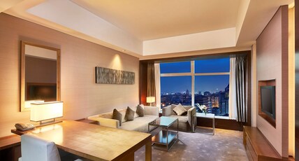 DoubleTree by Hilton Beijing Room Type - King Bed Executive Suite