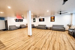 Shri Kunj Hotel & Restaurant
